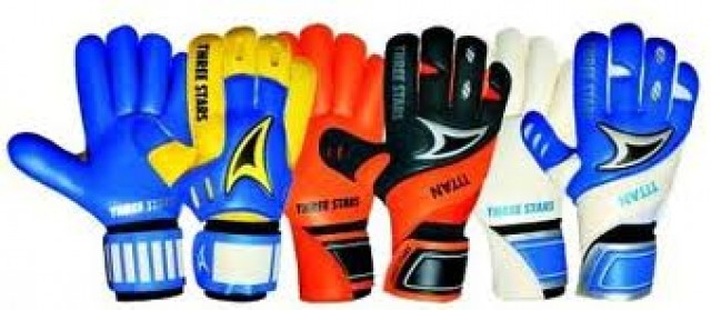 Luva de Goleiro Three Star