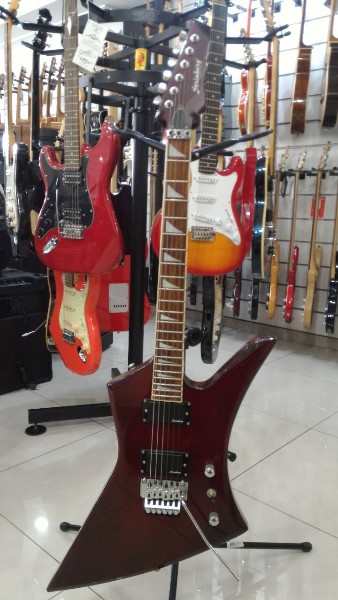 Guitarra Explorer