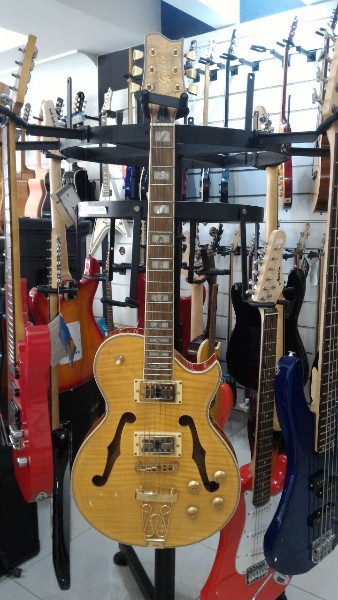 Guitarra Semi Acustica Golden Capivair