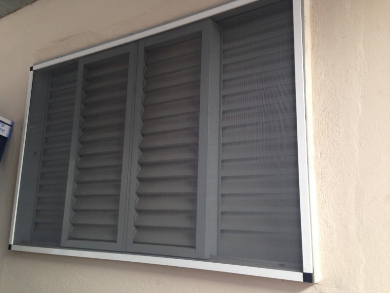 moldura-de-aluminio-com-tela-mosquiteira-sob-medida