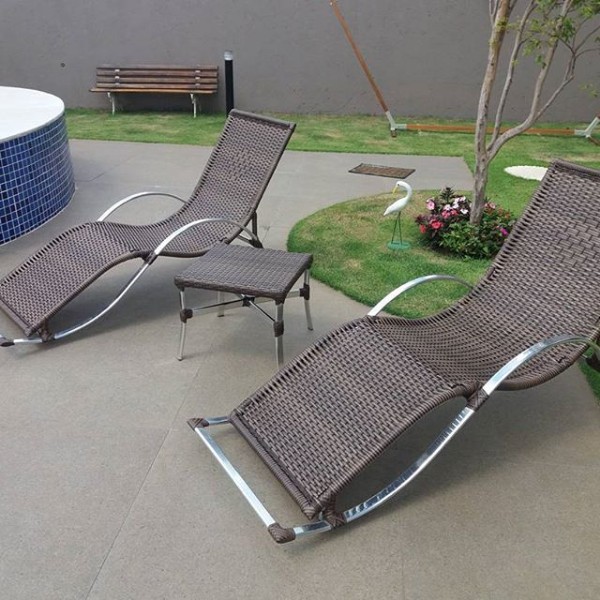 espreguicadeira-em-aluminio-e-fibra-sintetica-para-piscina-ambientes-externos-selene-