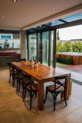 Mesa de Jantar de madeira 