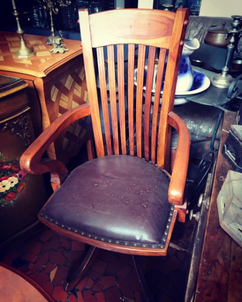 cadeira-para-escritorio-em-madeira-antiguidade