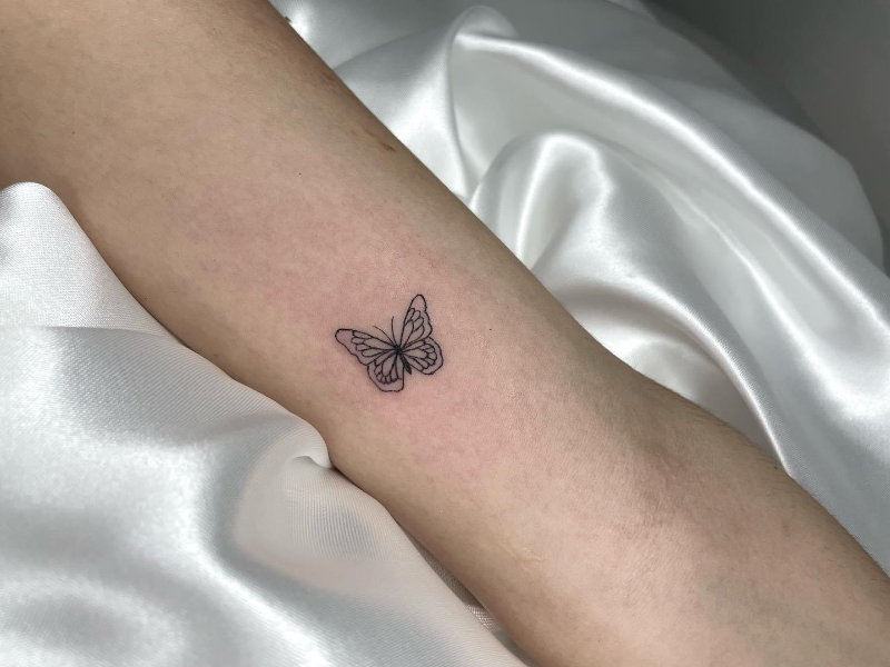 tatuagem-feminina-borboleta-delicada