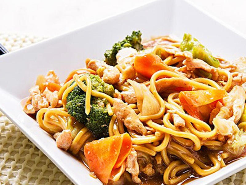 jantares-e-eventos-com-cardapio-japones-yakisoba