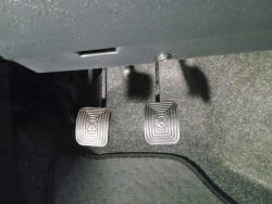 Veiculos - Adaptação de Comando Pedais para carros de auto escola - Adaptação de Comando Pedais para carros de auto escola