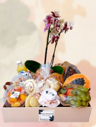 Alimentação - CESTA DE CAFÉ DA MANHÃ COM  ALÇA DE COURO E ORQUIDEA - CESTA DE CAFÉ DA MANHÃ COM  ALÇA DE COURO E ORQUIDEA