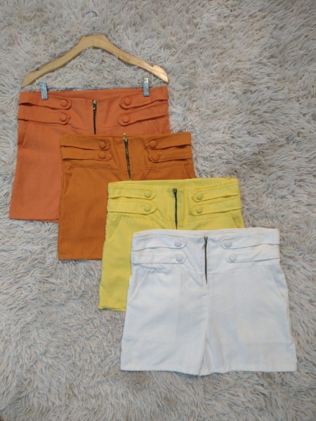 verao-short-de-linho-com-ziper-frontal-e-tiras-na-lateral