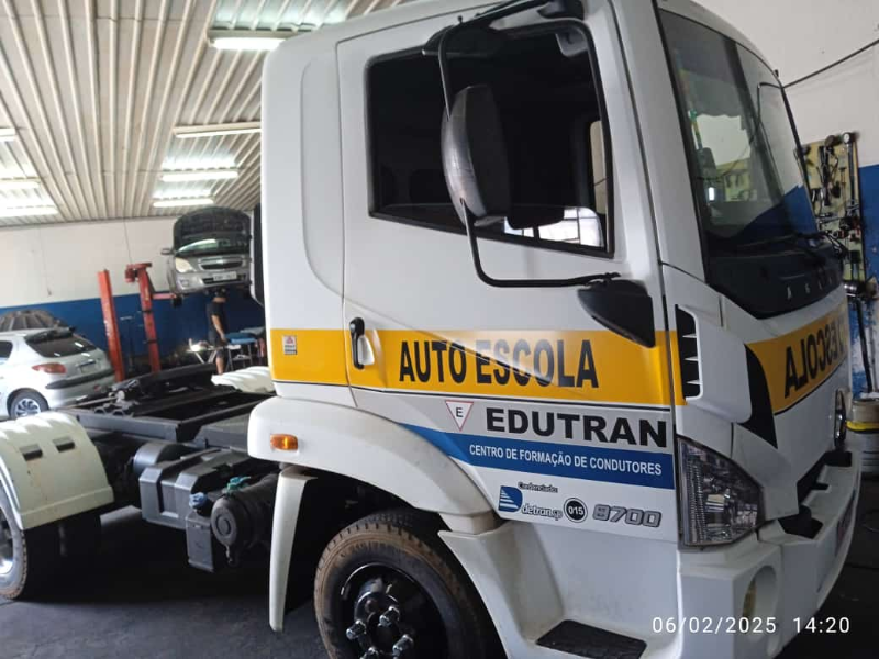 instalacao-de-comandos-pedais-para-auto-escola-caminhao-sbo-santa-barbara-limeira-americana