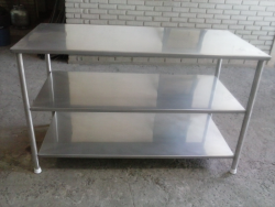 mesa em aço inox 