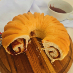 Rocambole Pão Artesanal com recheio de Goiabada