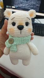 Urso Branco com Cachecol Amigurumi de Crochê 