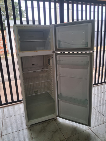 geladeira-consul-350-litros-usada-santa-barbara-dois-corregos-agua-branca