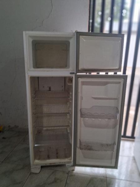 geladeira-electrolux-350-litros-usada-santa-barbara-rio-das-pedras-saltinho