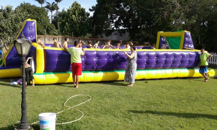 Locação de Futebol de sabão com agua