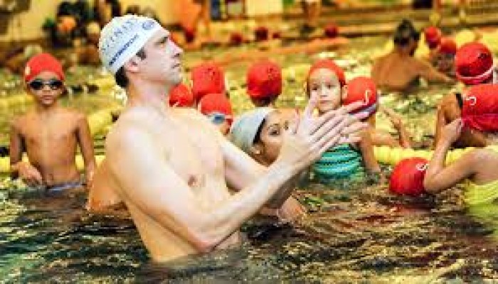 Atividade física para crianças natação infantil piracicaba