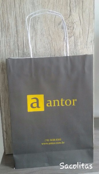 sacolas-de-papel-personalizadas-com-logotipo