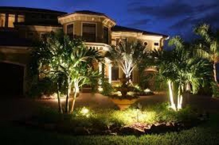 espetos, spots em LED para jardim nas cores branca e verde