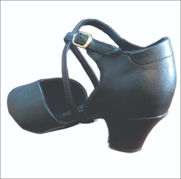 sapatos-e-sandalias-para-danca-de-salao-