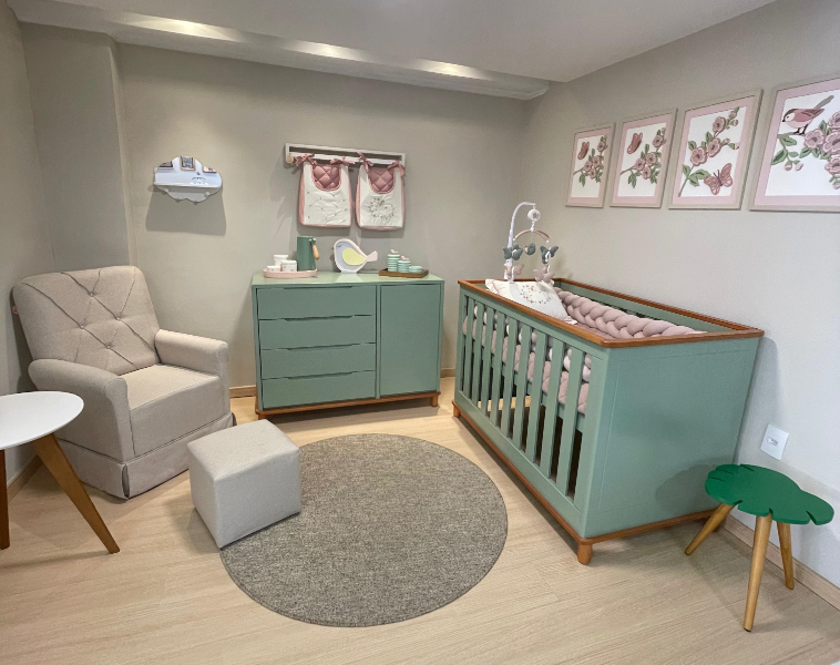 quarto-completo-infantil-berco-comoda-roupeiro