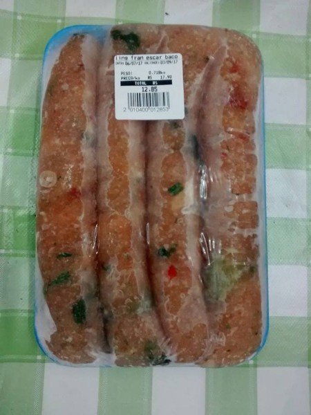 linguica-de-file-de-frango-escarola-e-bacon