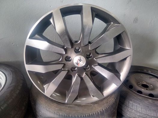 roda-de-liga-leve-aro-17-com-5-furos