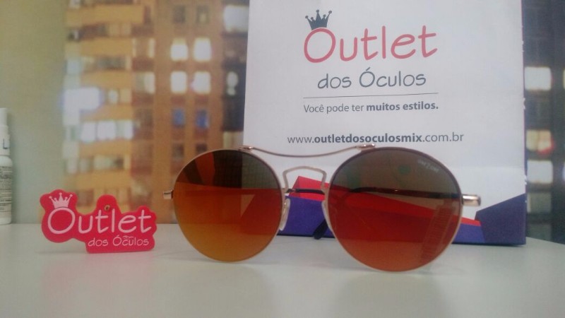 oculos-de-sol-armacao-dourada-espelhado-one-2-one